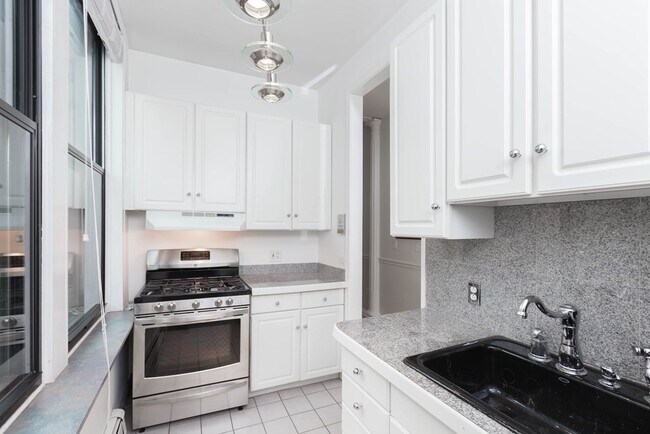 Photo - 364 W Broadway Unidad 2