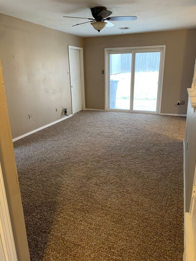 Photo - 411 NE 27th St