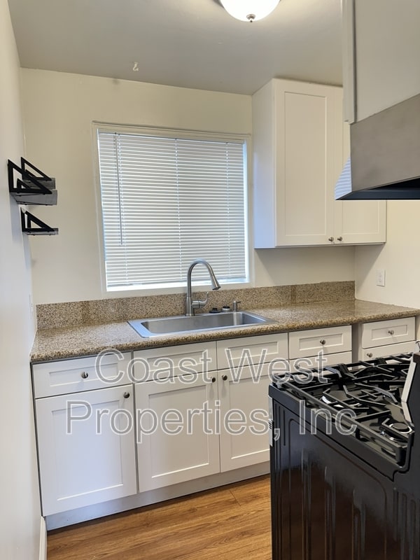 Photo - 3288 Mission Blvd