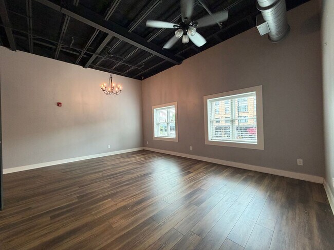 Photo - 425 Broad St Unit Apt. B