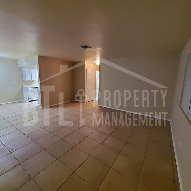 Building Photo - 243/244 Fritts Way Unit 244