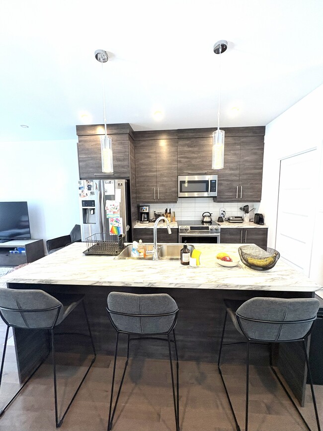 Photo - 3859 Rue Émile Unit 3859 Emile