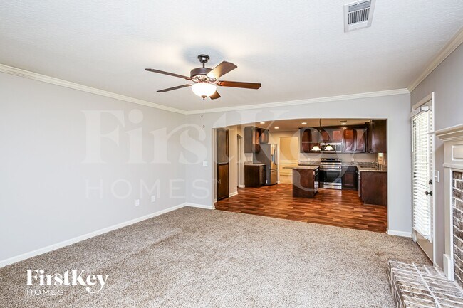 Photo - 611 Peachtree Rd