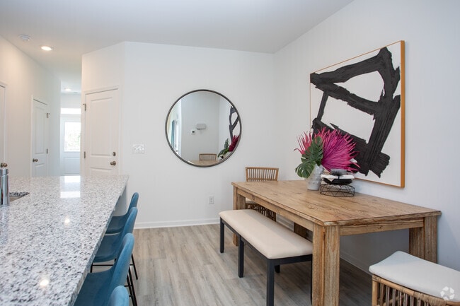 3BR, 2.5BA - Rivers - Dining Area - Westgate Townes