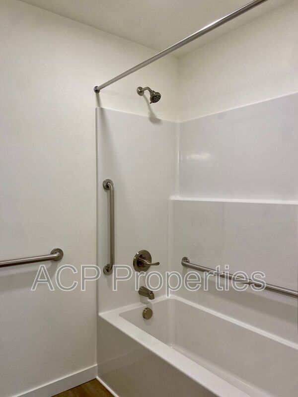 Photo - 1559 E Badger Rd Condominio Unidad 2 Beds Available NOW!