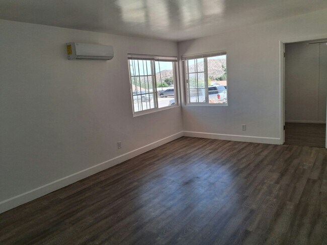Photo - 11010 Knobb Ave