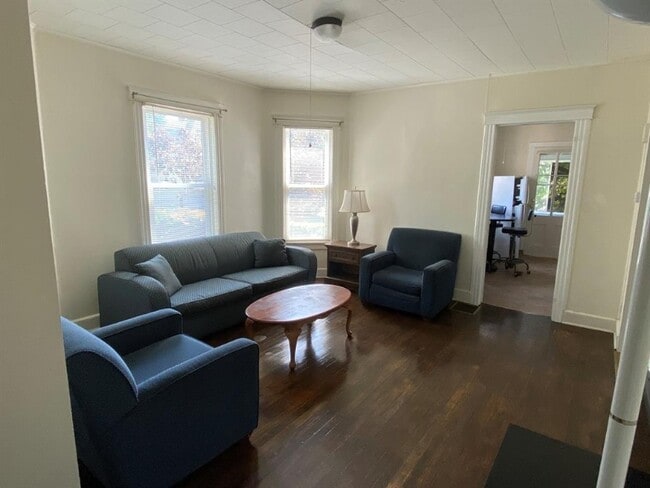 Photo - 21 Lincoln Ave Unit Apt 2
