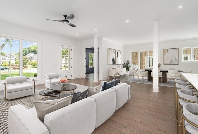 Photo - 909B Gale Ln