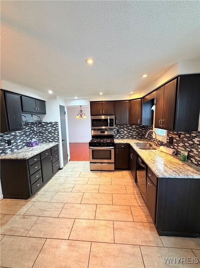 Photo - 79 E Toulon Dr