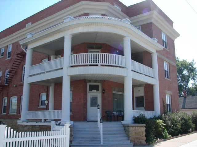 Building Photo - 118 E Railroad St Unit Apt#10