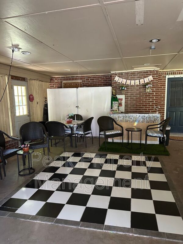 Photo - 2332 N Riverside Dr