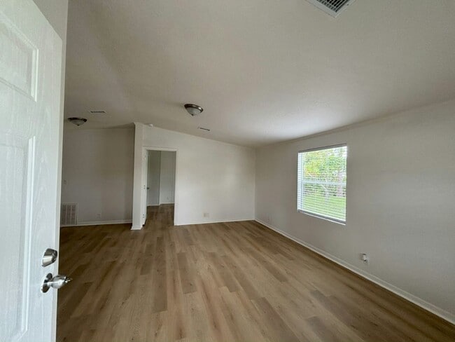 Photo - 19237 Cedar Crest Ct