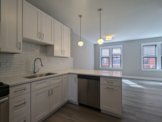 Photo - 3943 N Janssen Ave Unit s1