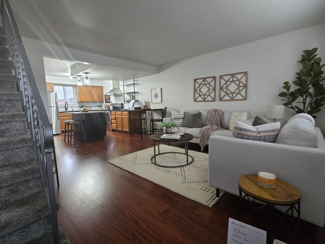 Recently Upgraded 2 BR Condo in Windsor Av... - Recently Upgraded 2 BR Condo in Windsor Av...