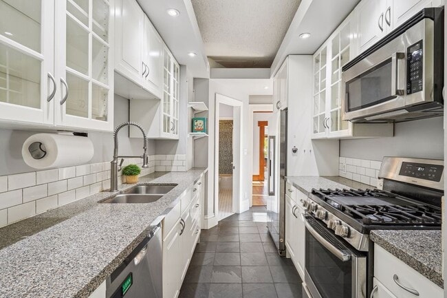 Photo - 4104 Bryant Ave S Unit 4104 Bryant Avenue South #202
