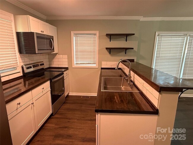 Photo - 820 Hamrick St