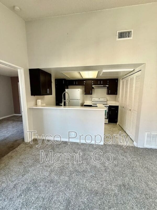 Building Photo - 772 Eastshore Terrace Rental