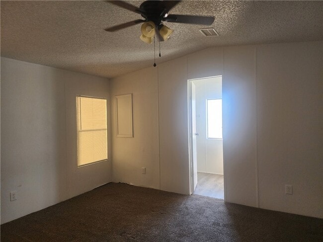 Photo - 691 Church St