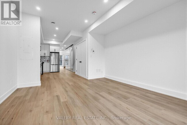 Photo - 1115 Islington Ave. Unité B