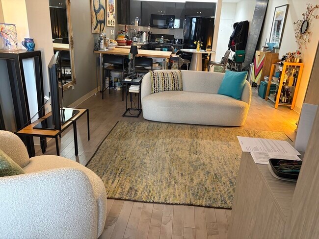 Photo - 70-72-72 Northampton St Unidad 302