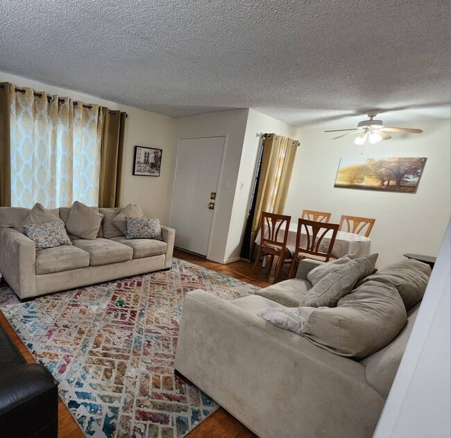 Building Photo - 715 N Jackson St Unit B Rental