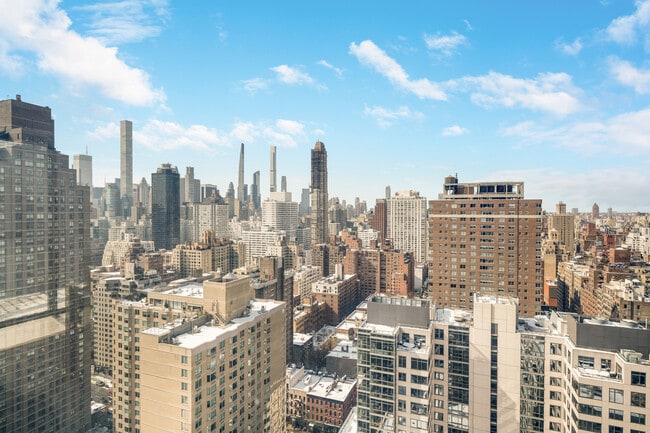 Photo - 422 E 72nd St