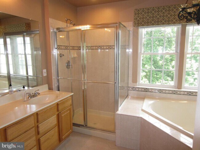 Building Photo - 11640 Fairfax Center Woods Tr Rental