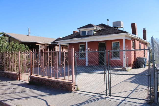 Building Photo - 3114 E Missouri Ave