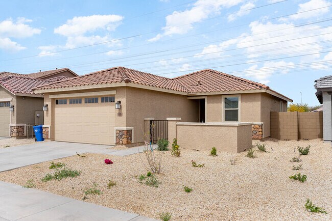 Photo - NOW AVAILABLE! - 6326 W Raymond St, Phoeni...