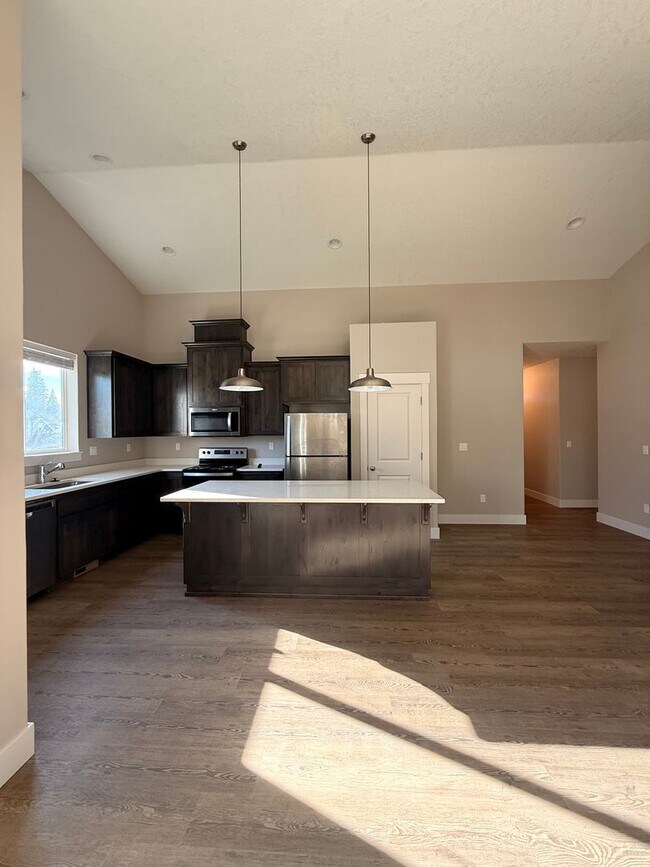 Photo - Large Fenced in Yard! 3Bd 2Ba Duplex