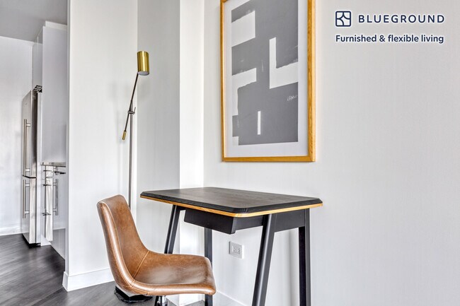 Photo - 250 E Houston St Unit SI FL7-ID179