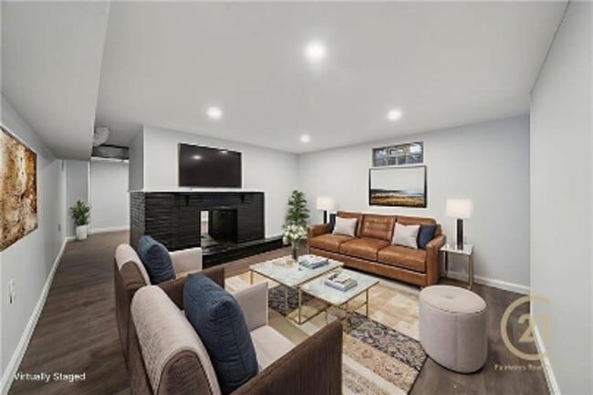 Photo - 233 E 19th Ave