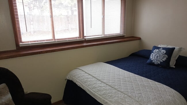 Photo - 687 116th Ln NE