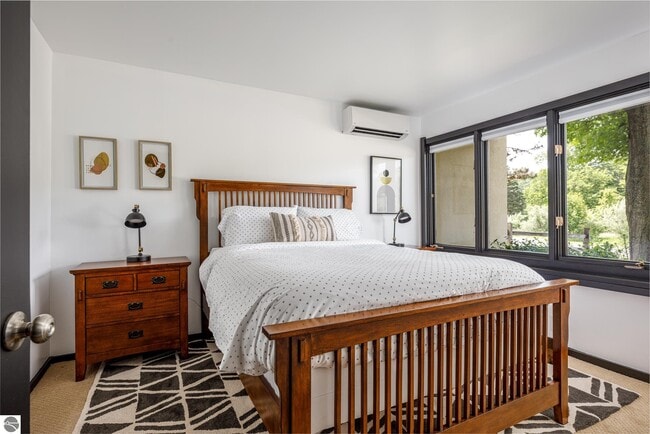 Photo - 5000 Town House Rd