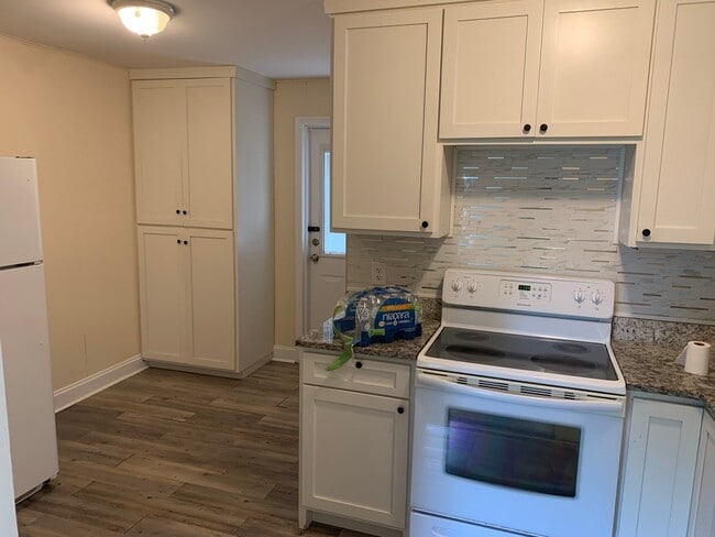Photo - 125 Hudson Dr NW