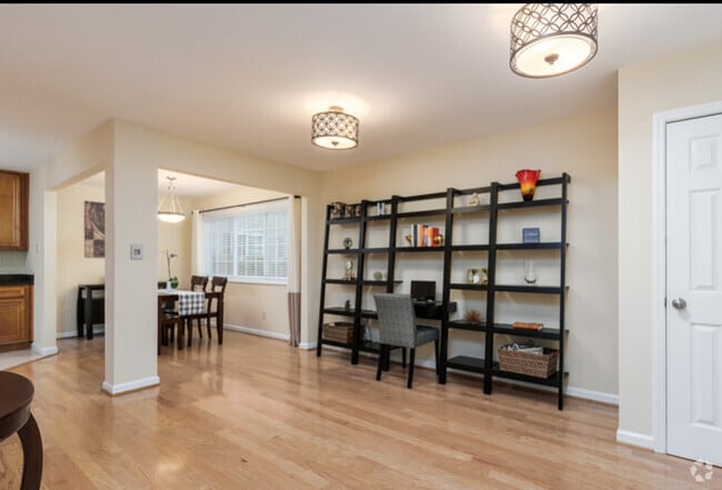 Building Photo - 1468 Briarwood Rd NE Unit 908 Rental
