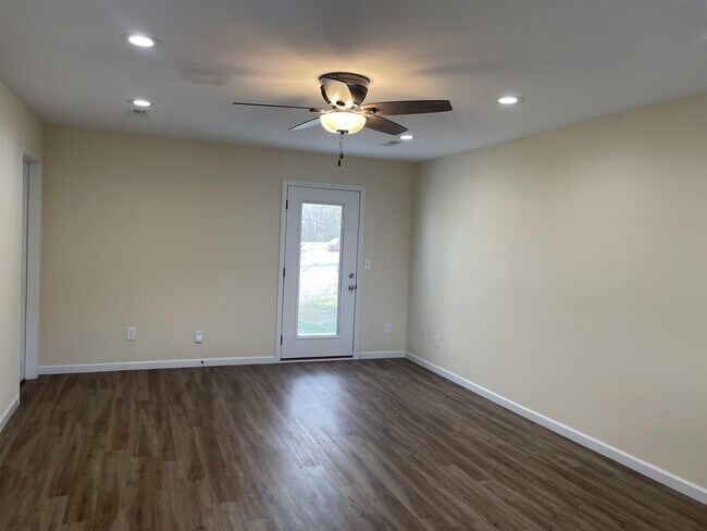 Photo - 923 Warrior Hill Dr