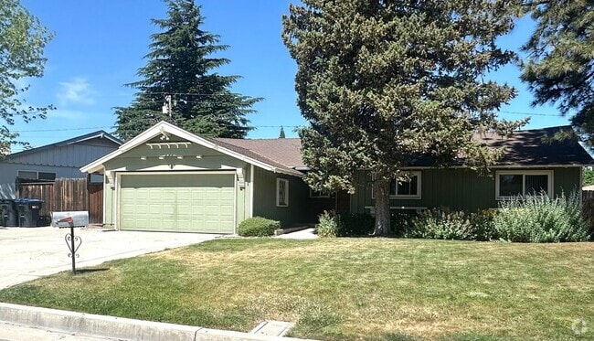 Building Photo - READY NOW! 3+2 with RV Parking! Rental