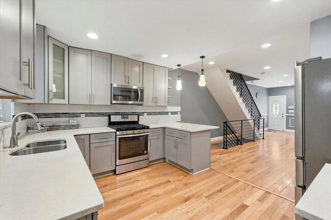 Photo - 2504 Manton St