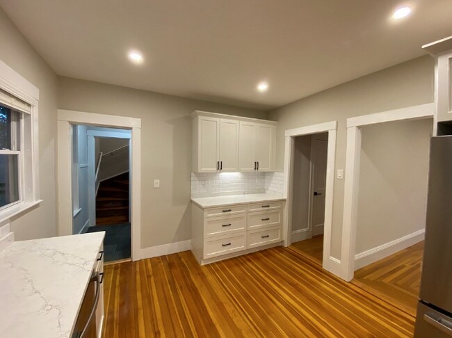 Photo - 26 Playstead Rd Unit #2