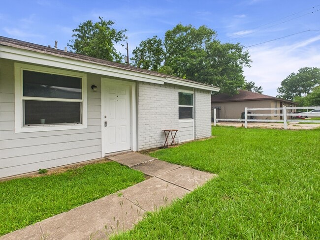 1900 Finfeather Rd