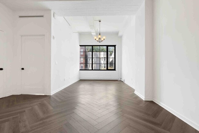 142 Charles St Unit 204