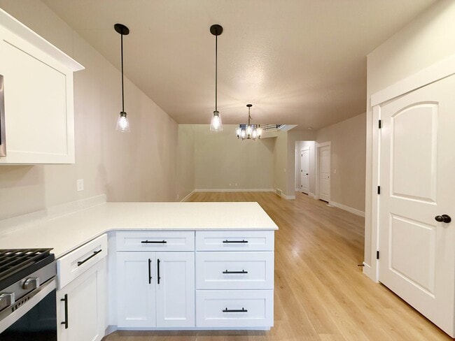 Photo - Pet Friendly Townhome in Willow Point – 3 ...