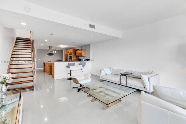 Building Photo - 2950 NE 188th St Unit 315 Rental
