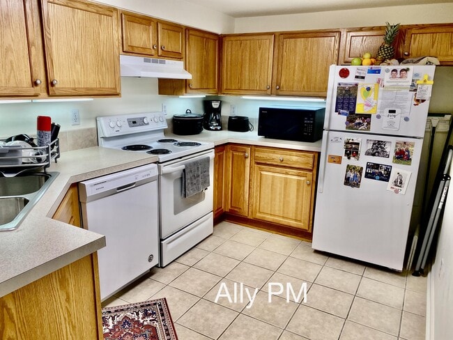 Photo - 925 Henry Ave