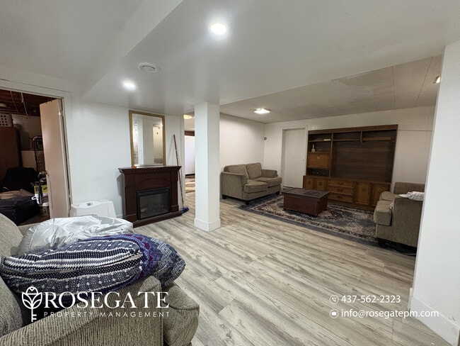 Photo - All-Inclusive 2-Bedroom Basement Apartment with 2 Parking Spaces – Niagara Falls Unit 2