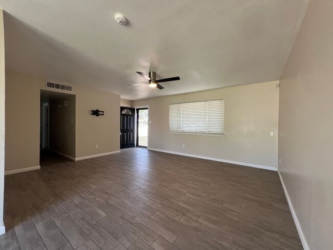 Photo - 2 Bed/1 Bath and much more! Move in Specials!