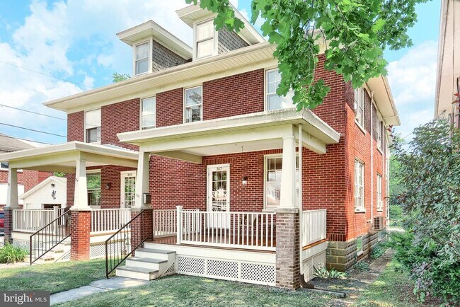 317 N Stratton St