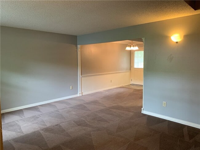Photo - 605 W Benton St