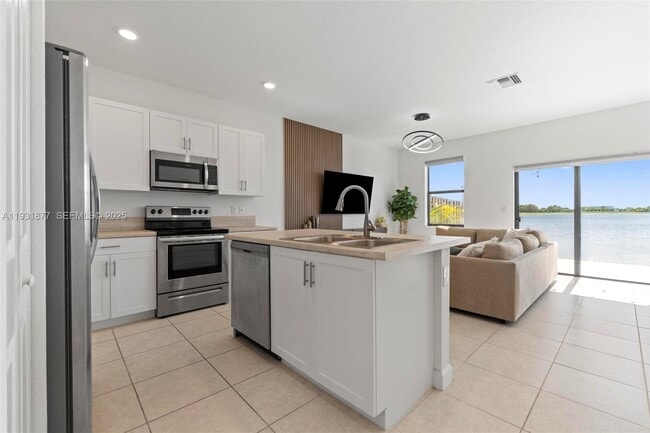 Photo - 20544 NE 5th Pl